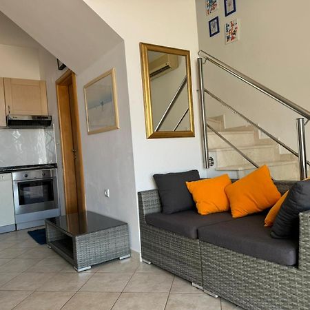 Lovely Split Level Apartment With Sea View, Pool, Free Parking And Wifi ツァヴタット エクステリア 写真