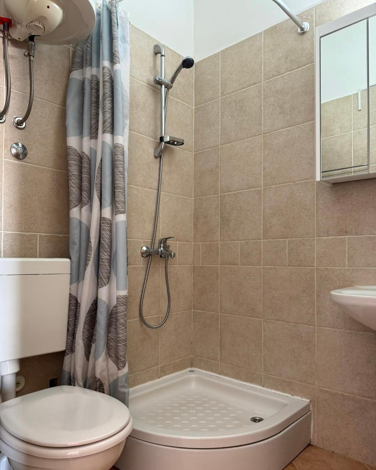 Lovely Split Level Apartment With Sea View, Pool, Free Parking And Wifi ツァヴタット エクステリア 写真