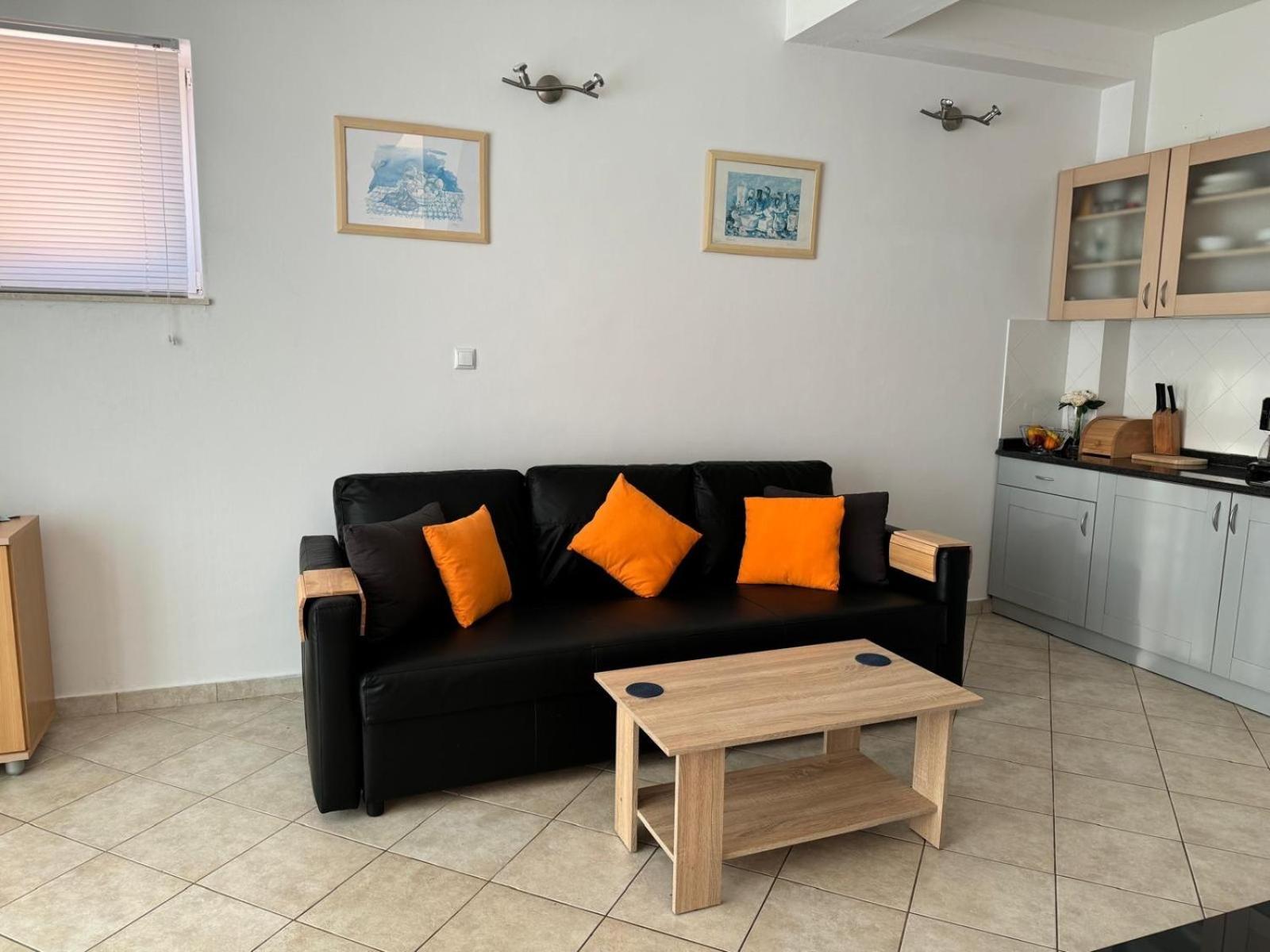 Lovely Split Level Apartment With Sea View, Pool, Free Parking And Wifi ツァヴタット エクステリア 写真